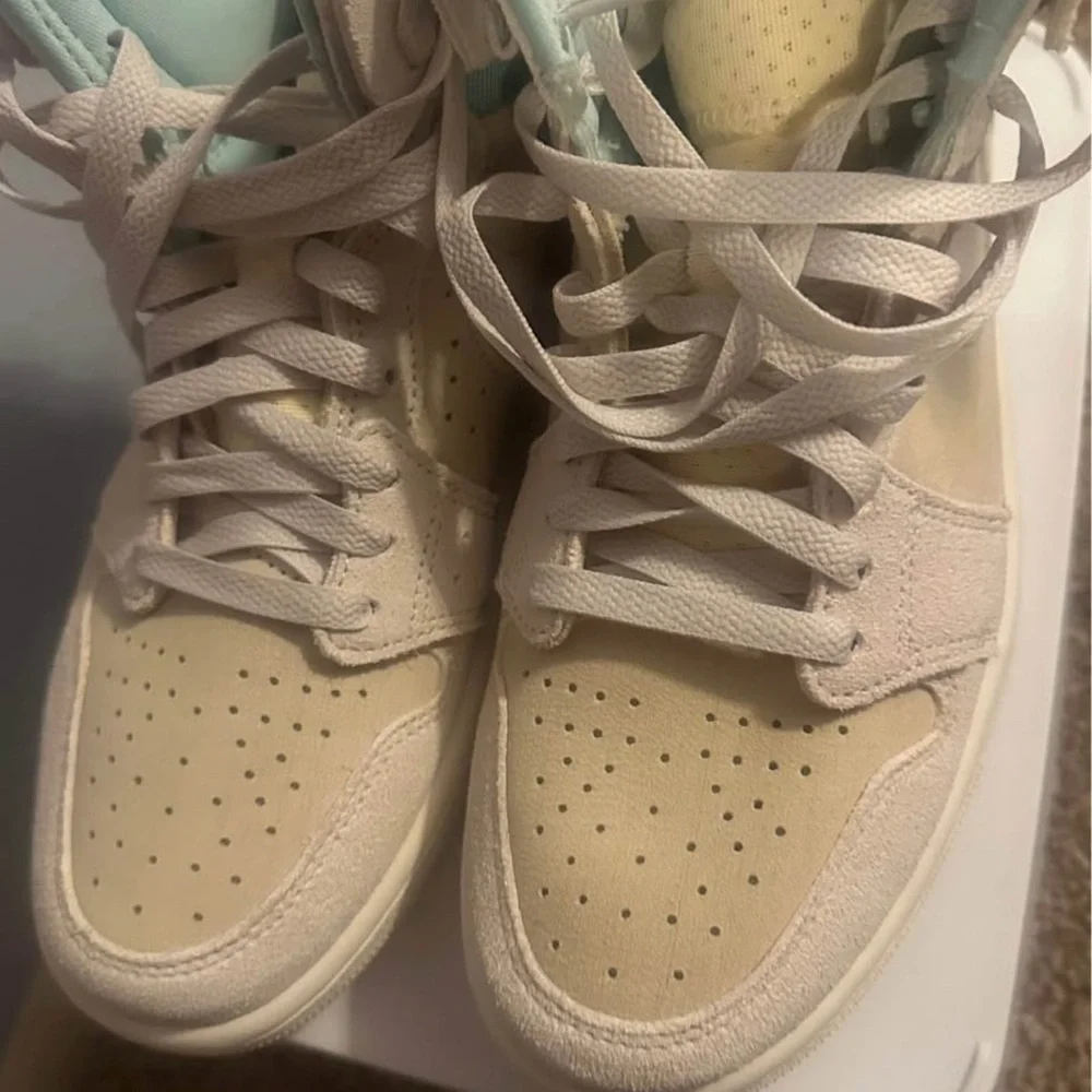 Nike High-Top Sneakers in Cream and Mint